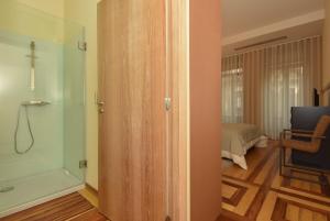 Ένα μπάνιο στο GR Suites +45 φωτογραφίες