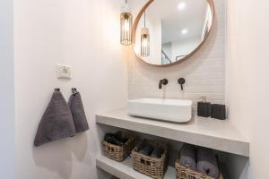 Gallery image of "SunBow Olive"- Boutique Apartment in Dowtown Athens in Athens