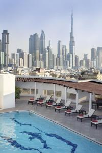 Bazén v ubytování Jumeira Rotana – Dubai nebo v jeho okolí