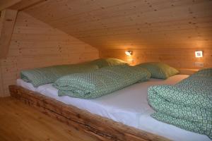 Postel nebo postele na pokoji v ubytování Ferienwohnung Dienerhof