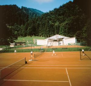 Tenis a/nebo squash v ubytování Gasthof Podobnik nebo okolí