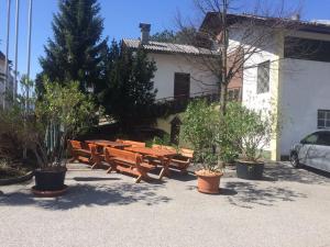 Ein Garten an der Unterkunft Mosers Pension