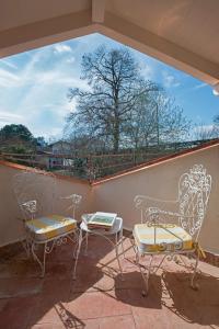 A balcony or terrace at La Cucchetta