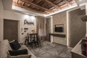 Imagem da galeria de DaVinci Apartament near Duomo em Milão