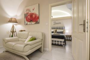A seating area at H75 Apartments Kosice Centre