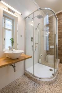 A bathroom at H75 Apartments Kosice Centre Még 37 kép