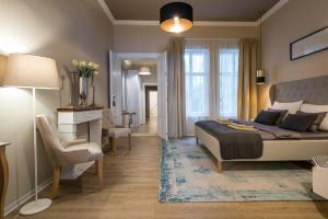 A seating area at H75 Apartments Kosice Centre