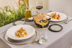 Eten bij of ergens in de buurt van het hotel

