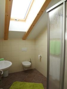 Ein Badezimmer in der Unterkunft Ritzhof