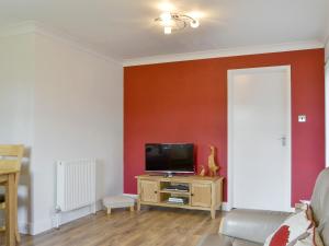 A television and/or entertainment center at Quercus 