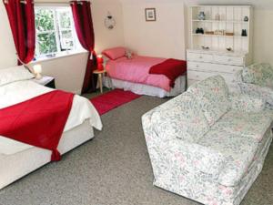 A seating area at Mole Cottage 