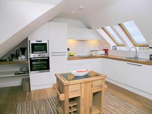 A kitchen or kitchenette at Killantrae Burn 2 