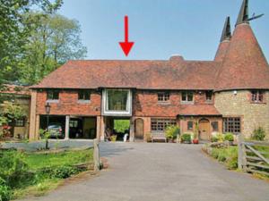 The building where the vacation home is located 