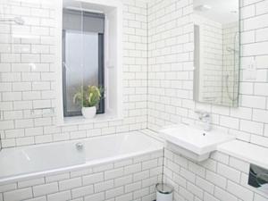 A bathroom at Killantrae Burn 4 