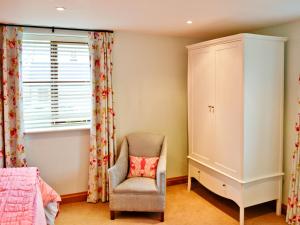 A seating area at Stratville Annex 