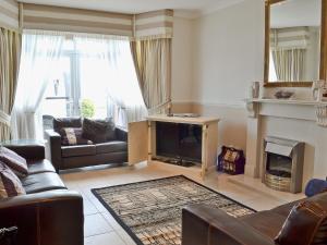 A seating area at Lily Lodge 