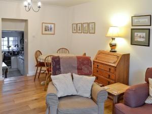 A seating area at Briar Cottage 