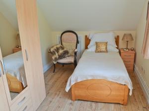 A bed or beds in a room at Jefferson Villa 