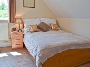 A bed or beds in a room at Jefferson Villa 