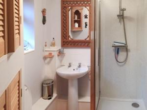 A bathroom at The Studio 