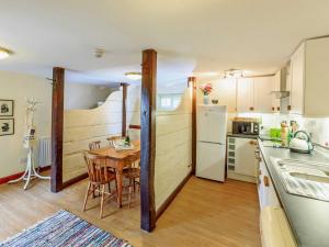 A kitchen or kitchenette at Old Hall Cottage No 2 
