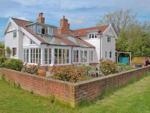 The building where the vacation home is located 