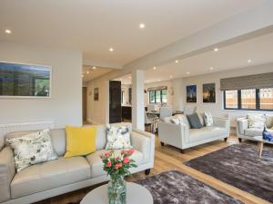 A seating area at Maple Tree Lodge 