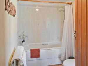 A bathroom at The Old Granary 