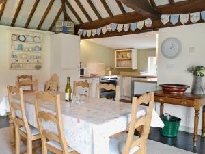 A restaurant or other place to eat at The Haybarn 