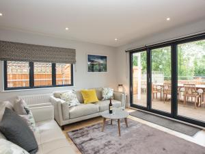 A seating area at Maple Tree Lodge 