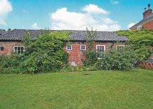 The building where the vacation home is located 