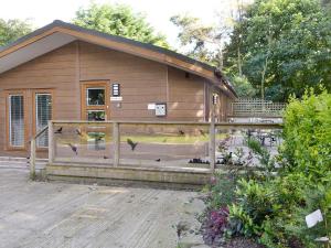 The building where the vacation home is located 