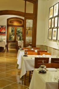 Restaurace v ubytování Hotel Astoria
