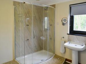 A bathroom at Moles Acre 