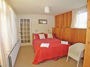 A bed or beds in a room at The Toll Bar 