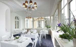 Reštaurácia alebo iné gastronomické zariadenie v ubytovaní Imperial Spa & Kurhotel
