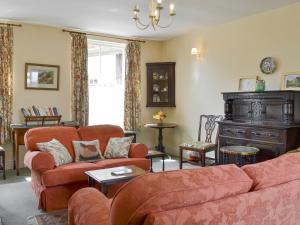 A seating area at Stable Cottage 