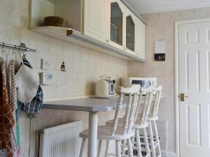 A kitchen or kitchenette at Wyeview 