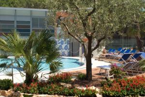 Bazén v ubytování Grand Hotel Esplanada nebo v jeho okolí