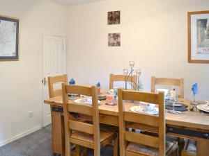 A restaurant or other place to eat at River Haven 