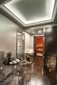 Fotografia z galérie ubytovania Ostra Menalon Luxury Suites v destinácii Kardharás