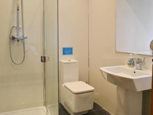 A bathroom at Shepherds Rest 