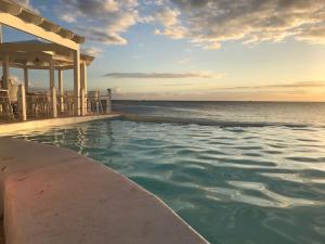 Bazén v ubytování Habitacion en Sol Dominicus solo adultos nebo v jeho okolí