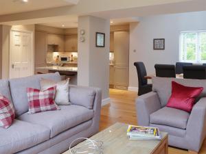 A seating area at Grovelands Lodge 