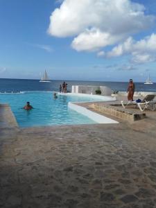 Bazén v ubytování Habitacion en Sol Dominicus solo adultos nebo v jeho okolí