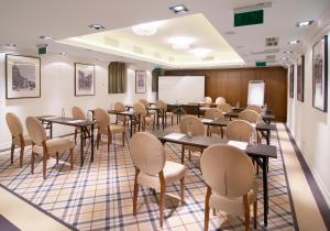 Posedenie v ubytovaní Mirage Medic Hotel