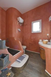 Koupelna v ubytování Traditional house with fantastic sea view!!!!!