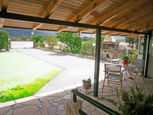 Gallery image of Georgia's Little Village in Plataria