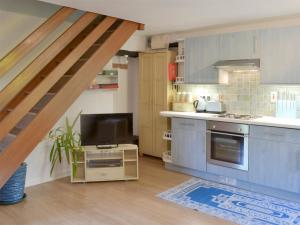 A kitchen or kitchenette at Trerose 