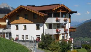 Nespecifikovaný výhled na hory nebo výhled na hory při pohledu z apartmánu